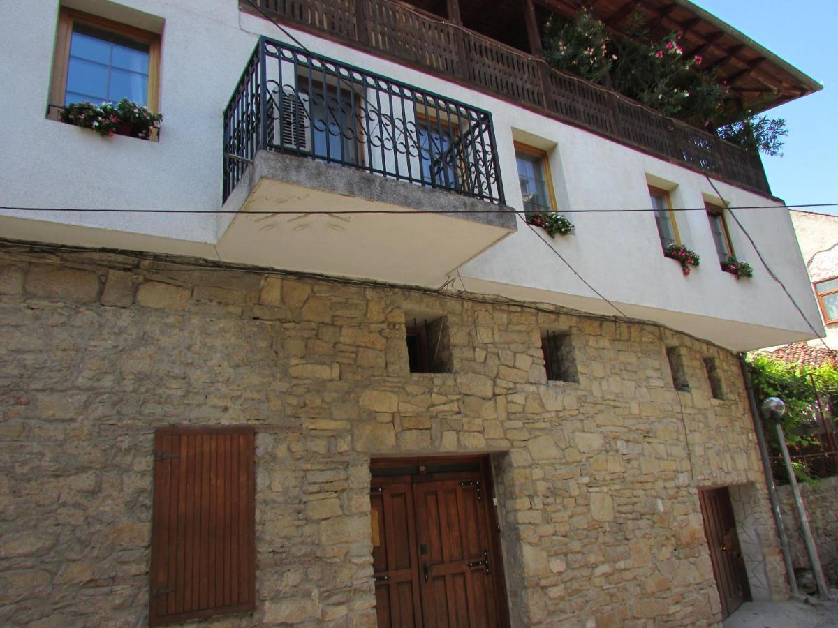 Home With The Veranda Veliko Turnovo Bagian luar foto