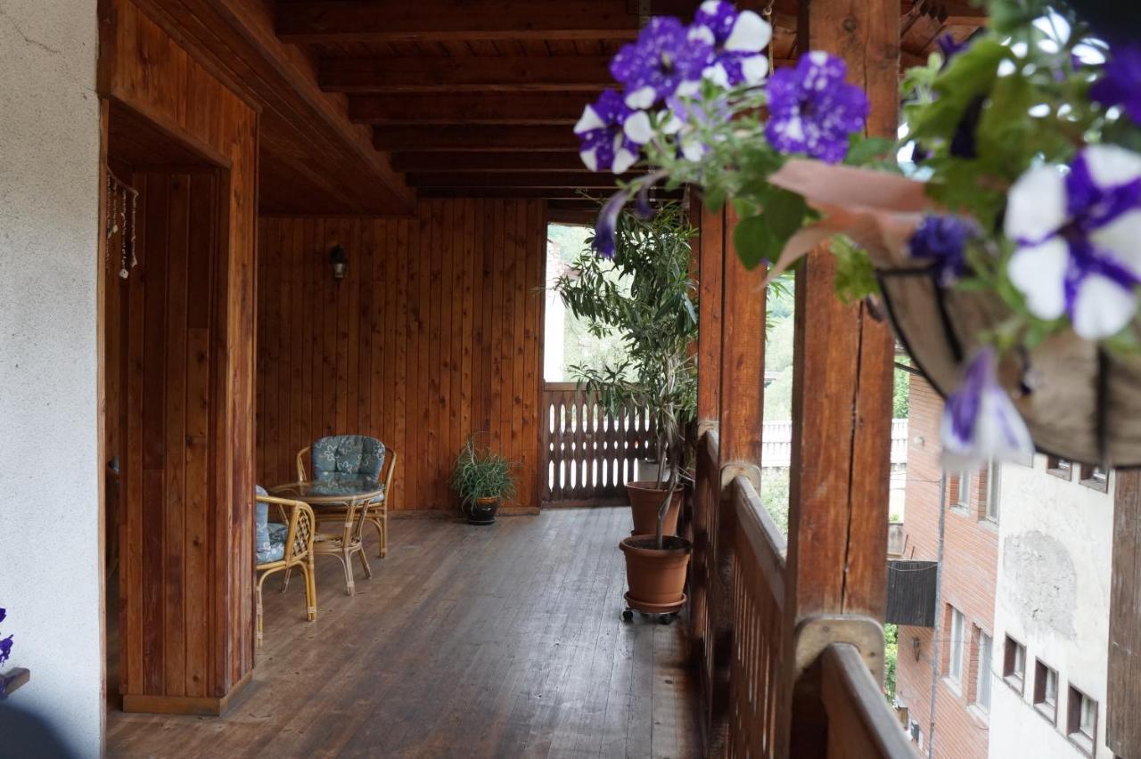 Home With The Veranda Veliko Turnovo Bagian luar foto